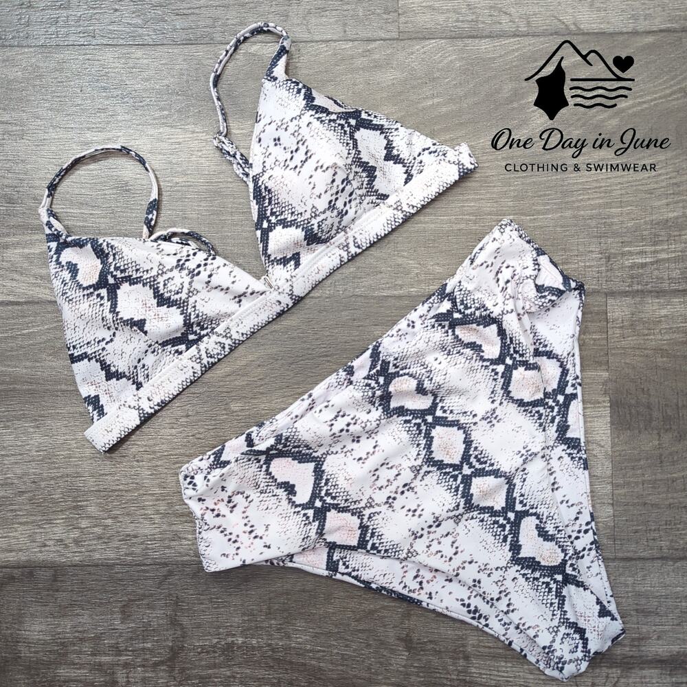 Charmleaks Triangle Bikini Swimsuit Size M